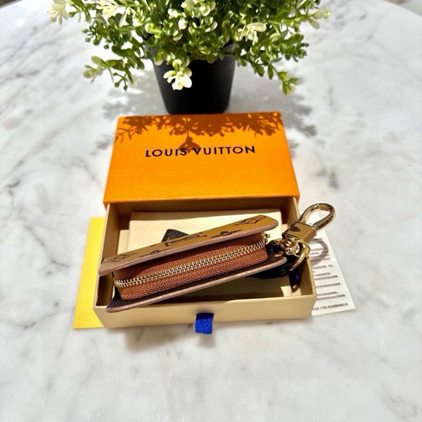 ブランドキーホルダー着用イメージ